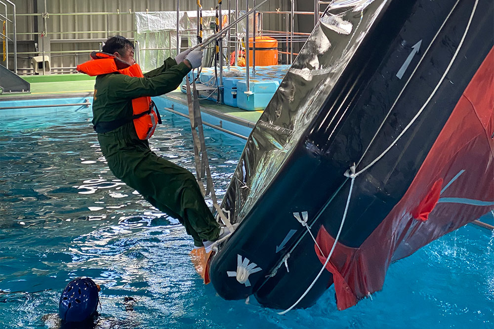 STCW条約基本訓練 – 一般財団法人 関門海技協会